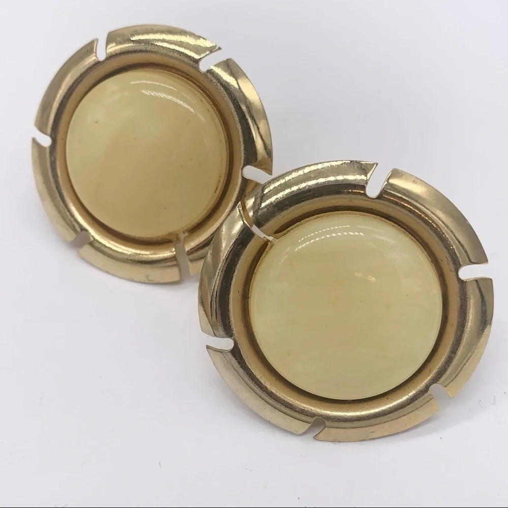 Sarah Coventry Vintage Mod Clip Gold Earrings